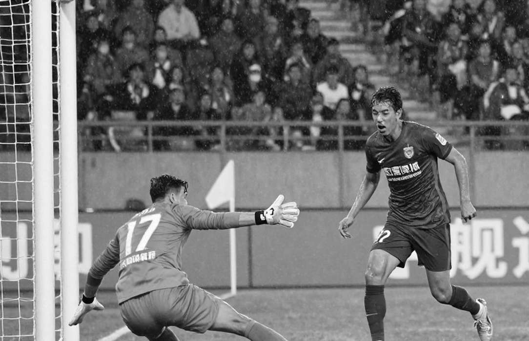 Willer Ditta đẩy trợ lý trọng tài: Liga MX đang đứng trước một án lệ