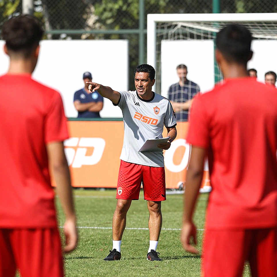 Real Madrid và bài toán bán Vinicius: Khi 'bức tường' 146 triệu euro đứng giữa sân cỏ