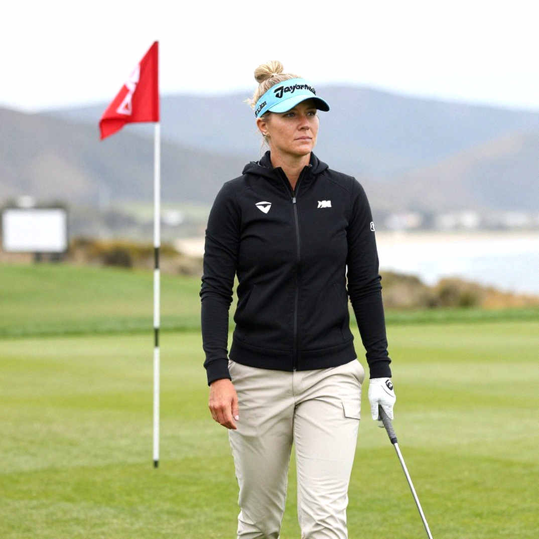 Golf đỉnh cao và cuộc tái cấu trúc không tiếng súng
