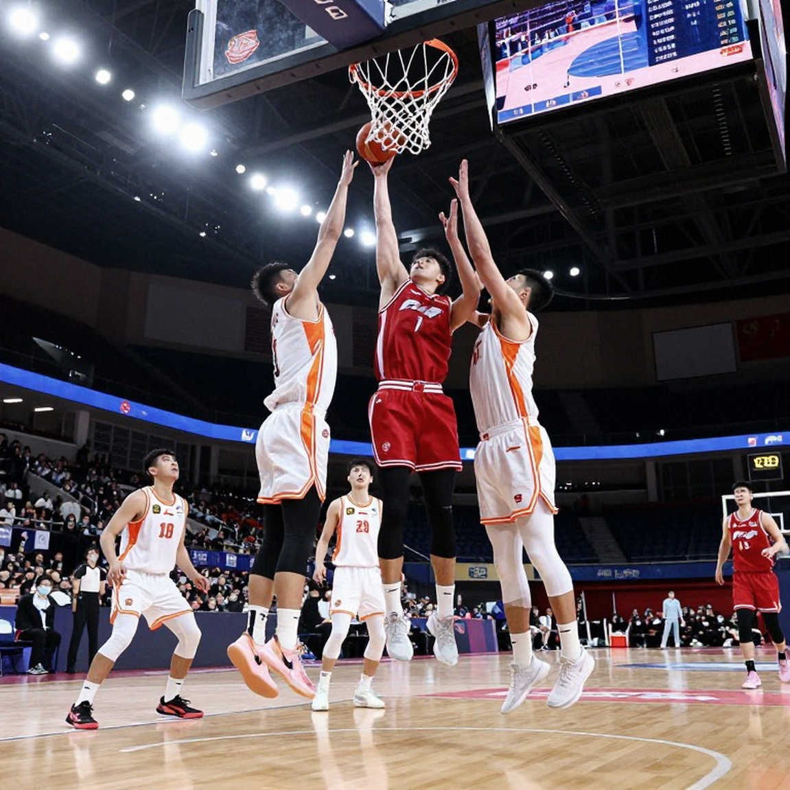 Zaragoza, Aday Mara và tấm giấy thông hành FIBA: Khi một bản hợp đồng bị biến thành con tin