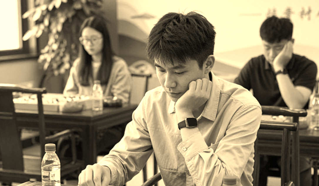 Total Chess, giải thí điểm Budapest và lỗ hổng dữ liệu nằm sau đề xuất hệ số hợp nhất