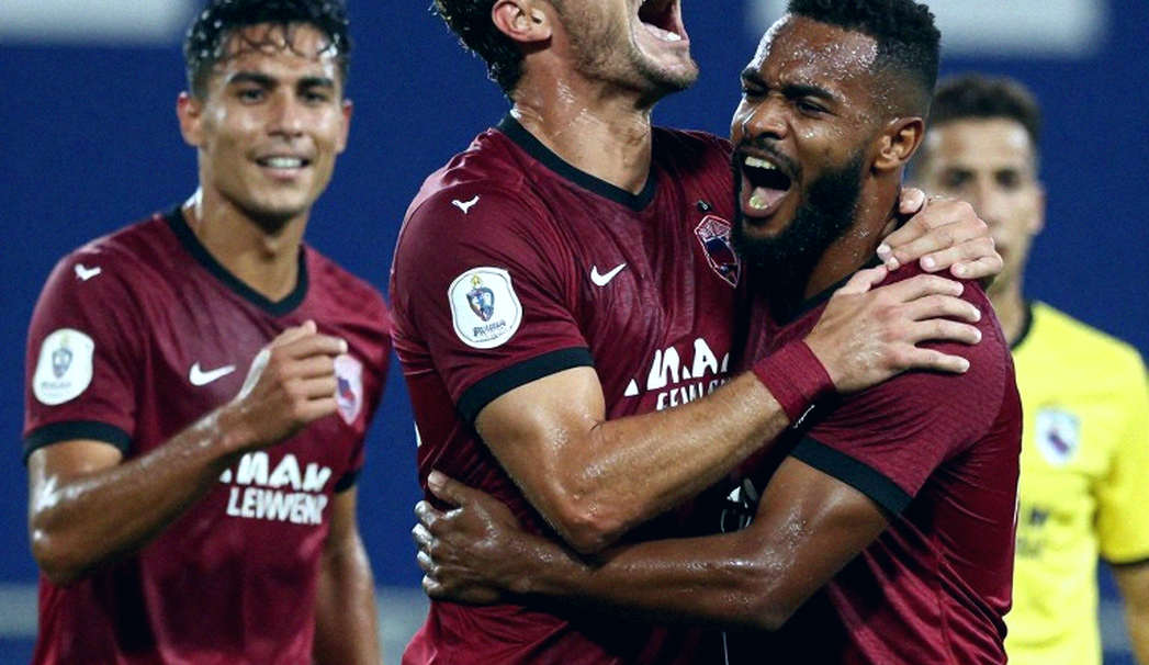 Bologna vá cánh phải sau ca phẫu thuật của Holm: Darmian chỉ là phần nổi của bài toán nhịp độ
