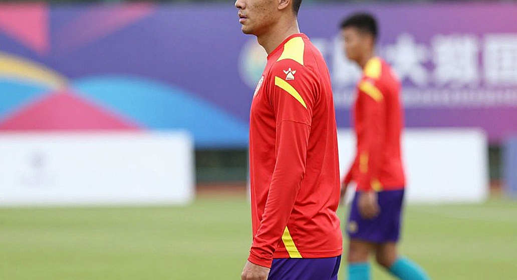 Doan Van Hau and the Four-Match Ban: A Left-Back at the Crossroads of Data Doan Van Hau and the Four-Match Ban: A Left-Back at the Crossroads of Data