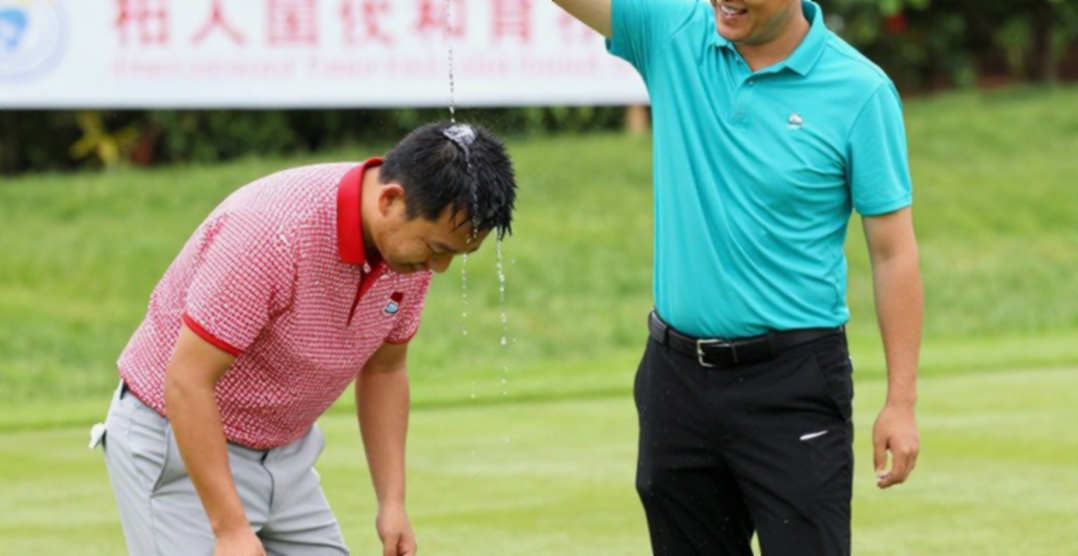 Găng tay golf Asher: Khi da Cabretta hứa hẹn nhiều hơn những gì số liệu có thể chứng minh